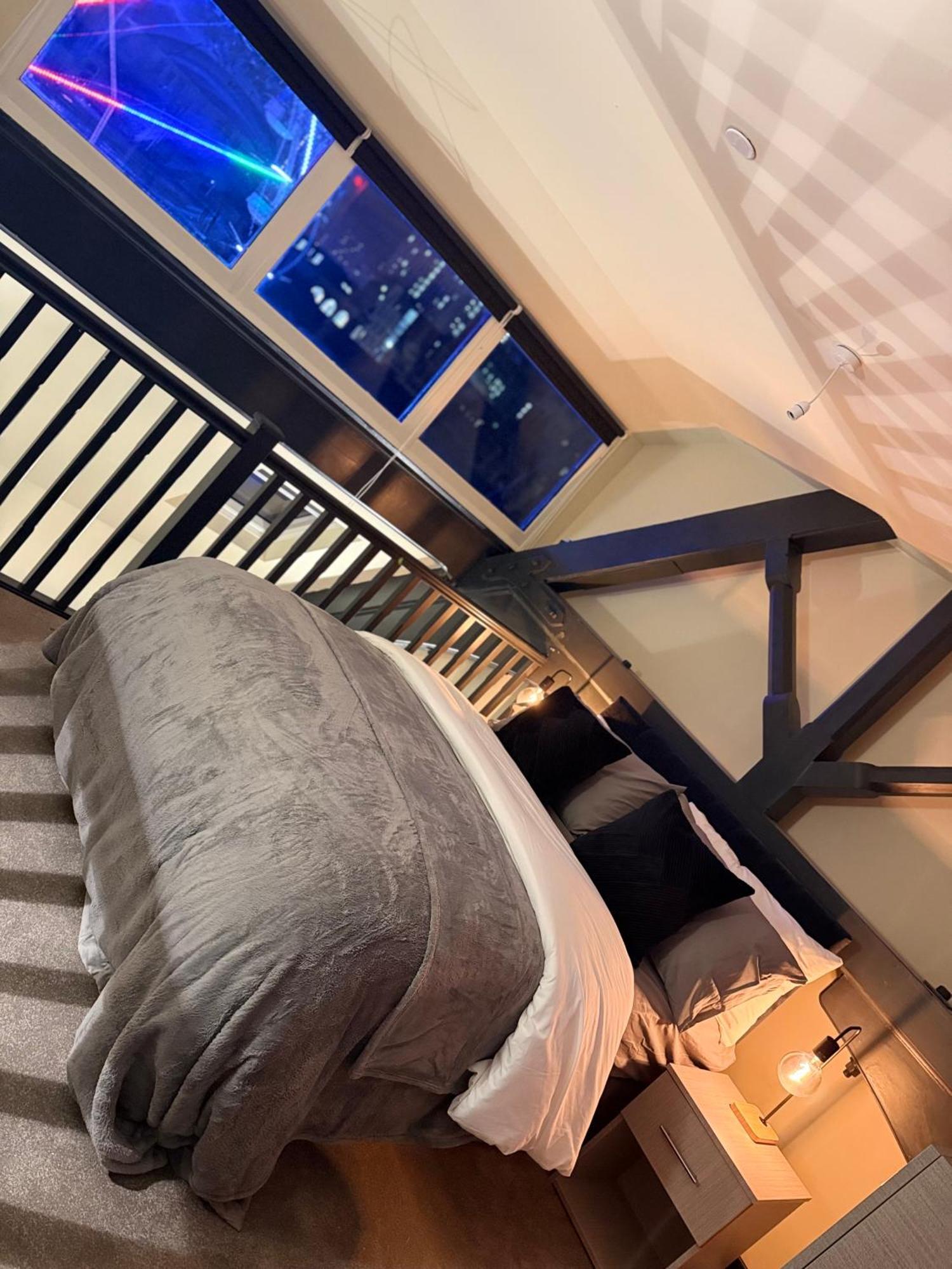 Cosy Mezzanine Apartment Leeds City Centre Extérieur photo